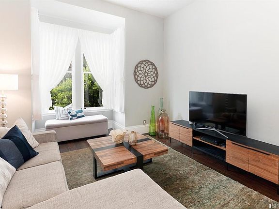 5th image of 230 Laussat St