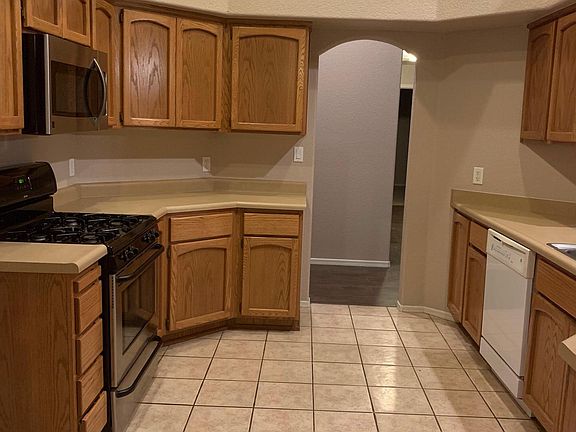 3rd image of 2647 S Gardenia Ave