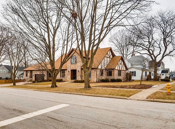2nd image of 615 E Liberty Dr