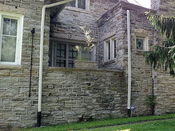 2nd image of 1808 Market St