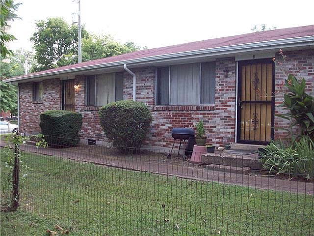 2nd image of 912 Scovel St