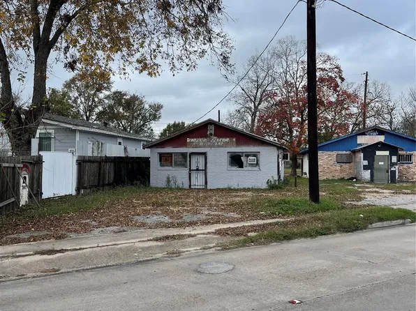 7413 W Montgomery Rd, Houston, TX 77091