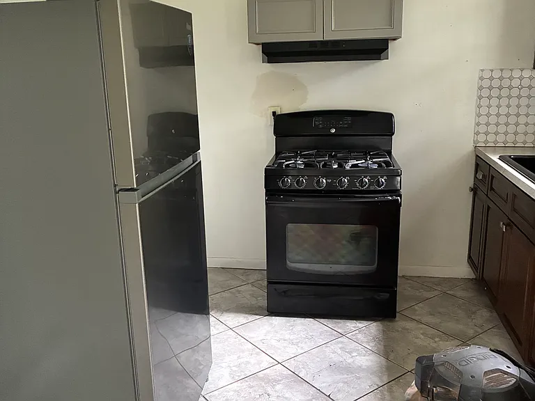 495 Carey Ave #1 — Photo 2