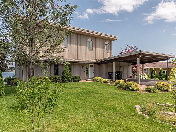 3rd image of 110 Hawthorne Dr