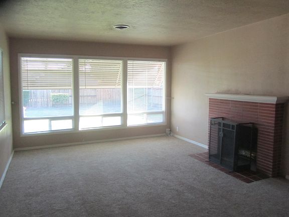 2nd image of 2818 W De Ovan Ave