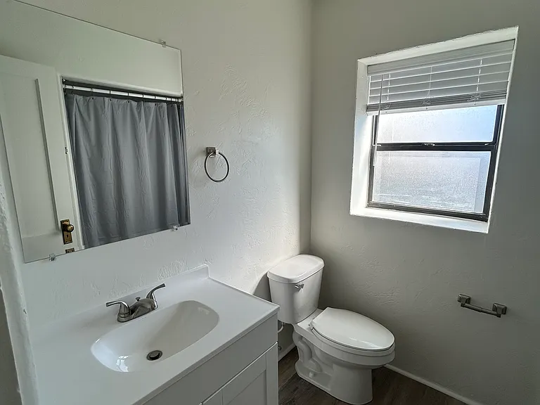 174 W 7th Ave #2 — Photo 12