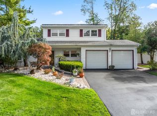 12 Dunston Dr, East Brunswick, NJ 08816