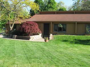 1034 W 32nd St, Holland, MI 49423