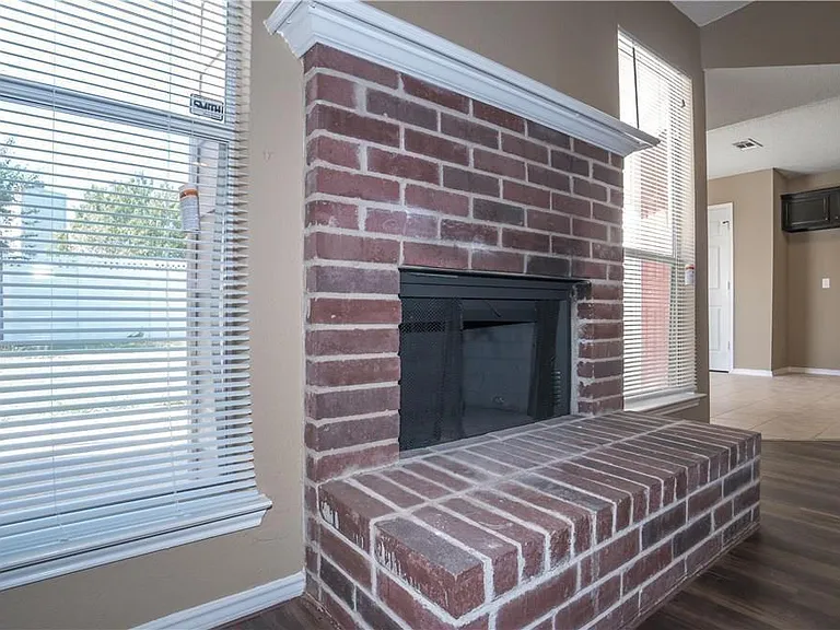1512 Manitoba Ln — Photo 13