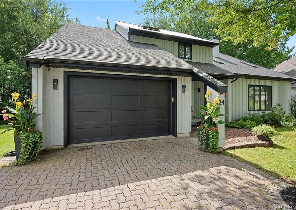 1st image of 24 Morewood Cres