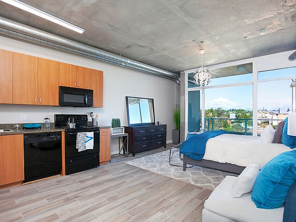 3rd image of 1080 Park Blvd Unit 609