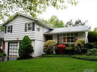 17 Roger Dr, Port Washington, NY 11050