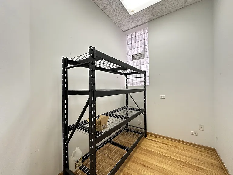 2138 W Chicago Ave #EROTS — Photo 10