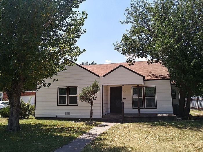 1st image of 924 S Fannin St