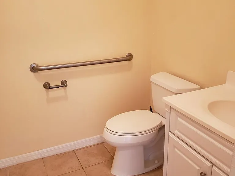 1011 S Hopkins Ave #B — Photo 5