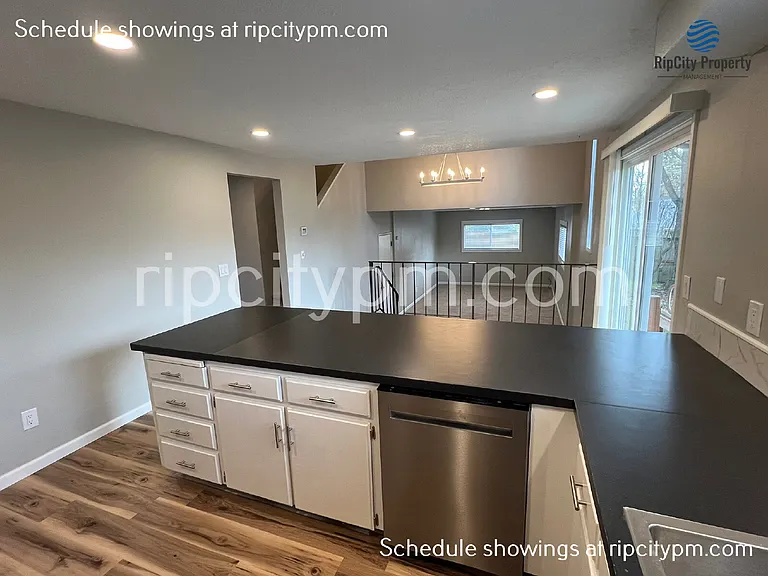 12250 SW Indian Hill Ln — Photo 13