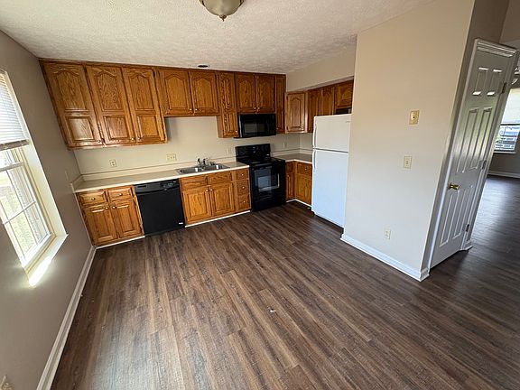 2nd image of 942 Medley Dr #2