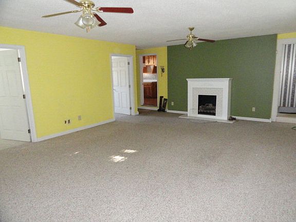 5th image of 319 Walthall St