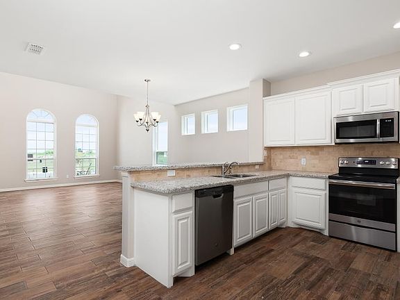 4th image of 3507 Oriole Dr