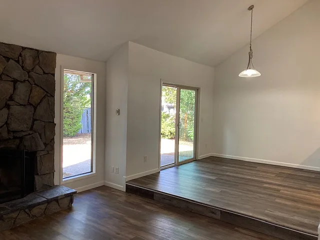 522 SE Olympia Dr — Photo 4