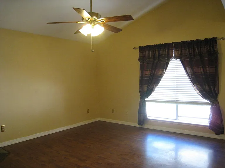 12319 Springcrest Dr — Photo 5