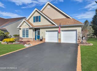 13 Crawford Rd, Manalapan, NJ 07726