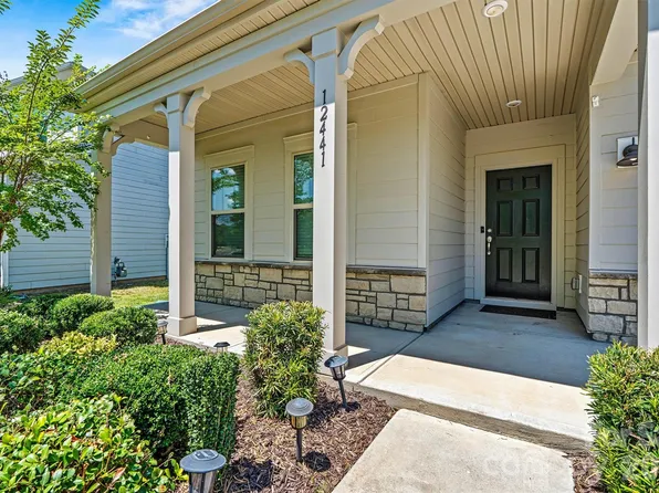 12441 Stoneybrook Station Pkwy, Huntersville, NC 28078