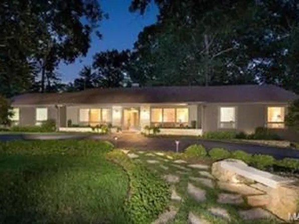 7 Dogwood Ln, Saint Louis, MO 63124