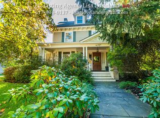 692 Commonwealth Ave, Newton, MA 02459