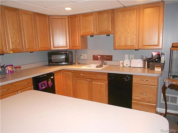 4th image of 39341 Surrey Heights Ct