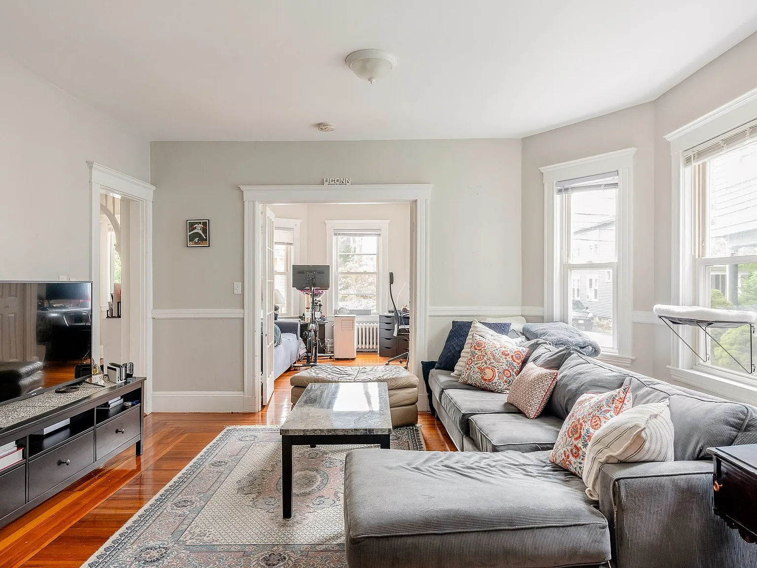 2 bed, 1.5 bath, 950 sqft, $3,800 — Photo 3