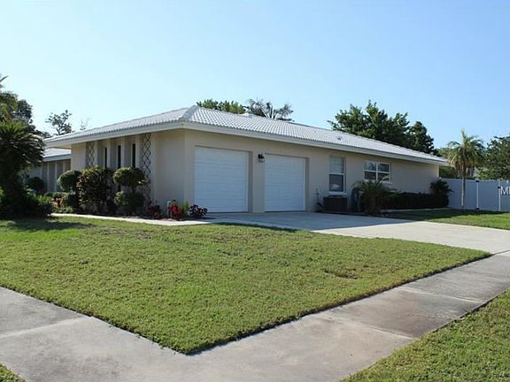 2nd image of 13915 Bonnie Brae Dr
