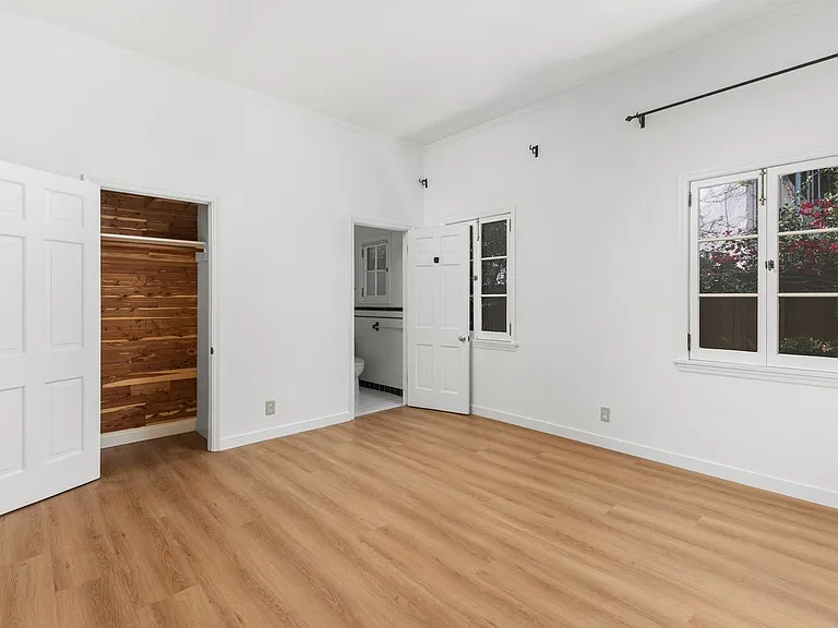 720 N Harper Ave — Photo 11