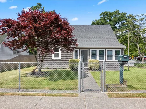 74 Belford Avenue, Bay Shore, NY 11706
