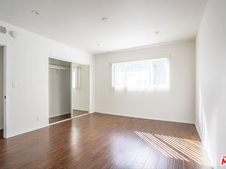 5831 Carlton Way #8 — Photo 13