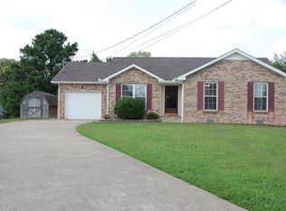 617 Corinth Ct, Clarksville, TN 37040