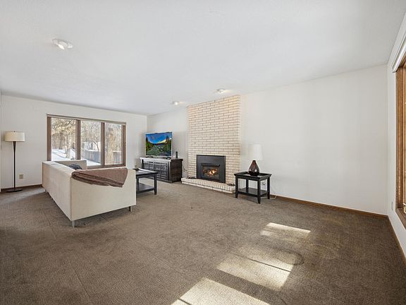 2nd image of 1601 Berne Rd NE