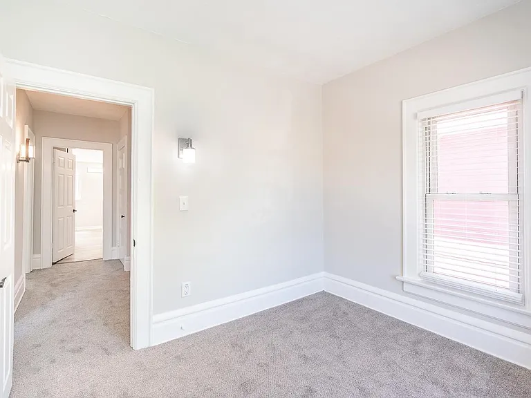 2435 Summit St — Photo 22