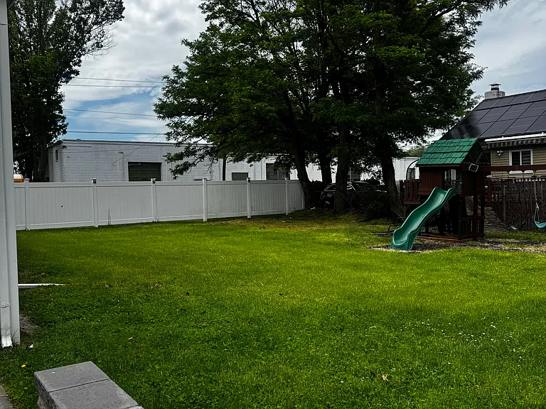 124 Field Ave — Photo 25