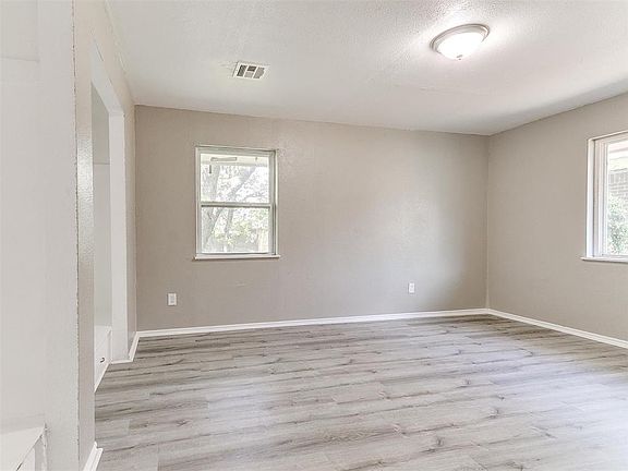 5th image of 1207 NE 47th St