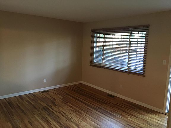 4th image of 41935 Betley Dr