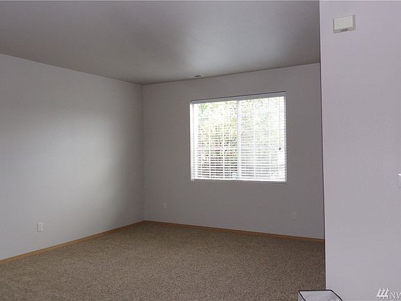 4th image of 10118 231st Ave E