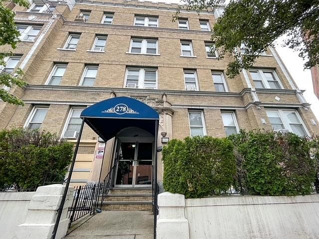 1st image of 278 Magnolia Ave APT 1