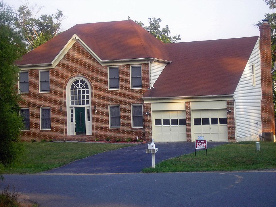 Maple Front 4/5 bdrm 3.5 bath