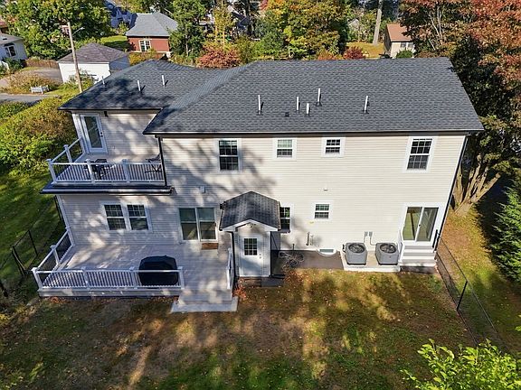 3rd image of 18 Elmcrest Rd