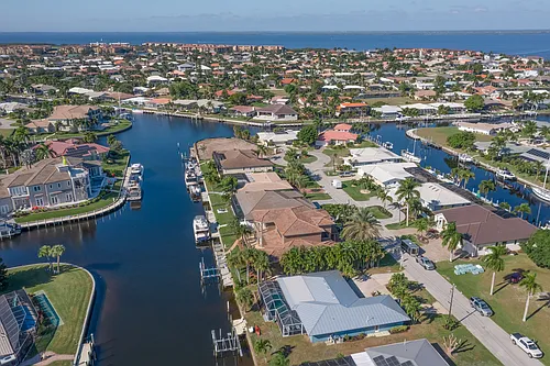 2211 Bayview Rd Photo 1