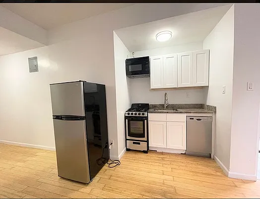 Rented by Heritage Realty LLC | media 8