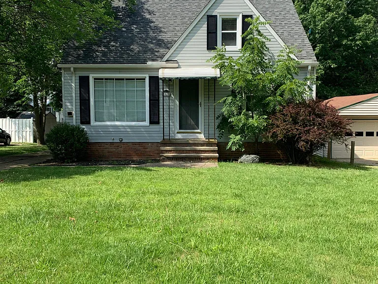 3510 W Ridgewood Dr — Photo 1