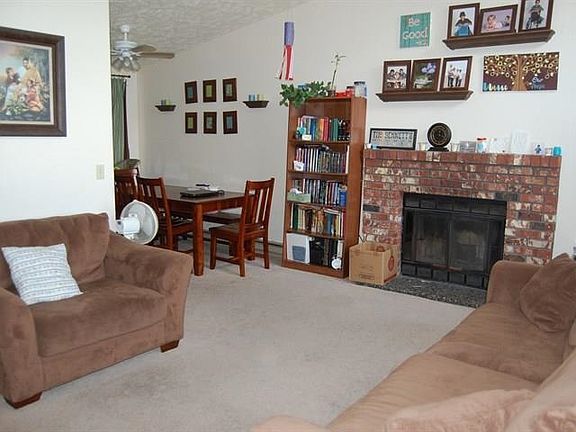 5th image of 114 E Stonewall Ave