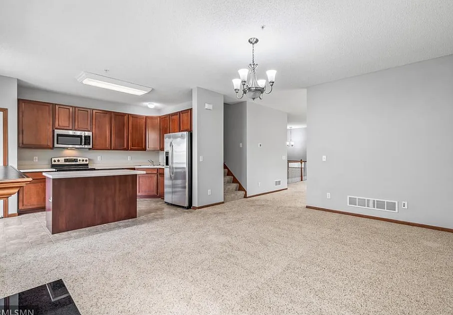 4 bed, 2211 sqft, $2,695 — Photo 4